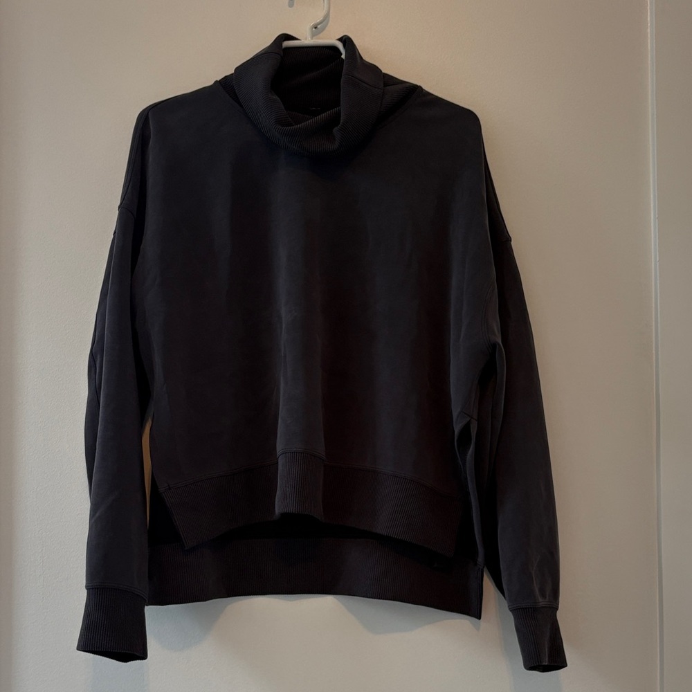 Lululemon Softstreme mock neck high low black Sweater